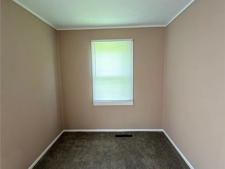 200 Roxie Ave — Photo 19