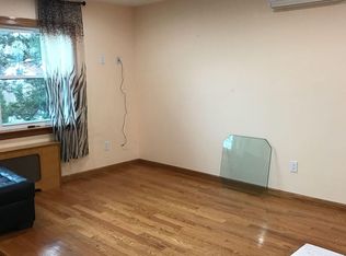 7916 147th St #1, Flushing, NY 11367
