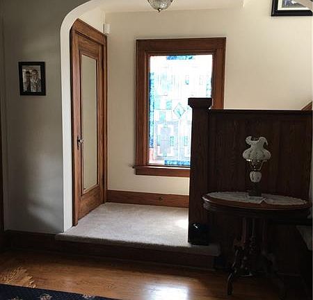 4th image of 419 Wood St