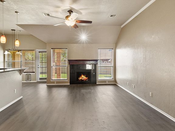 4th image of 13312 Vandiver Dr