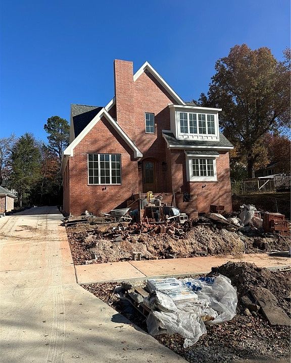 1st image of 920 N Highland Ave