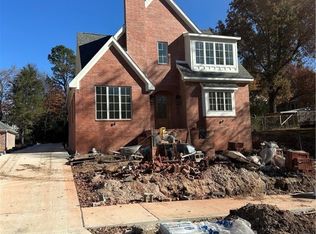 920 N Highland Ave, Fayetteville, AR 72701