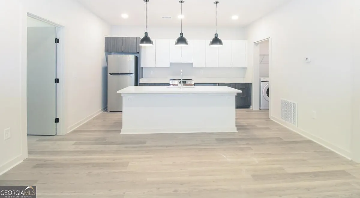 2 bed, 2.5 bath, 1250 sqft, $1,900 — Photo 4