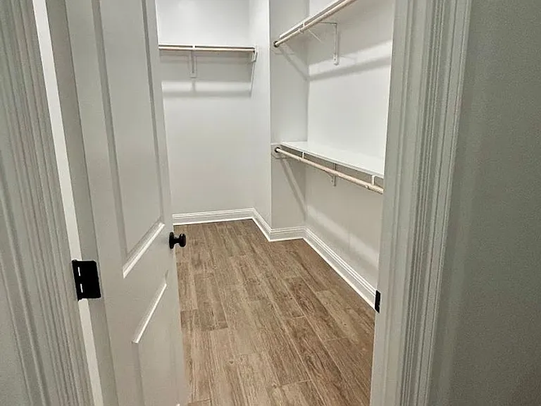 225 Barclay Blvd — Photo 26