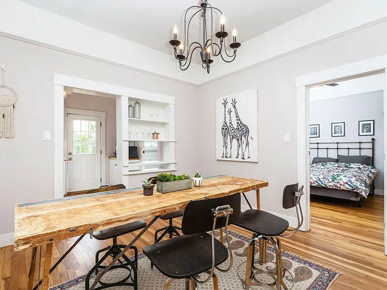 1325 W Woodland Ave — Photo 8