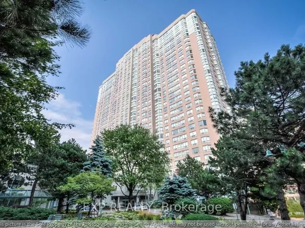 88 Corporate Dr #1702, Toronto, ON M1H 3G6