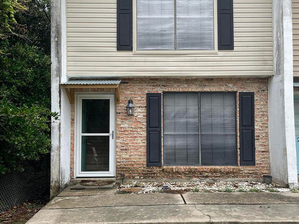1st image of 106 S Parkwood Dr #1