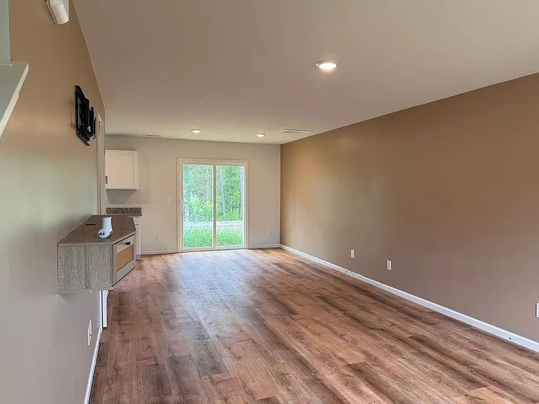 545 Spring St — Photo 2