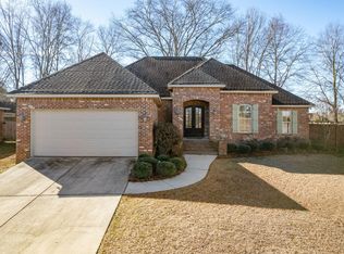 50 Roundtree, Hattiesburg, MS 39402