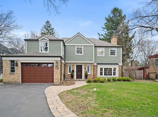 195 Lakeside Pl, Highland Park, IL 60035