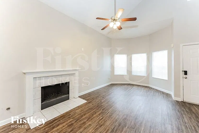 3 bed, 3.0 bath, 1551 sqft, $2,235 — Photo 3