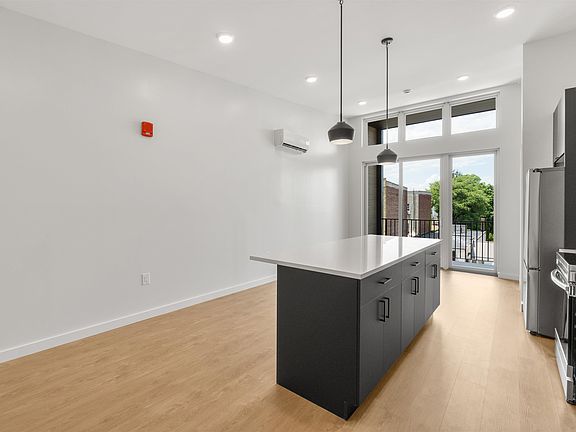 3rd image of 952 Broadway #301F