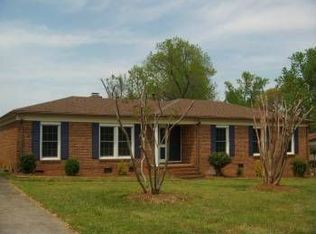 2304 Dulaire Rd, Greensboro, NC 27407