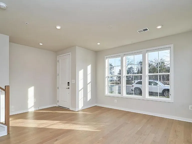 43522 Centergate Dr — Photo 7