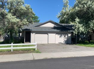 2112 SW 19th St, Redmond, OR 97756