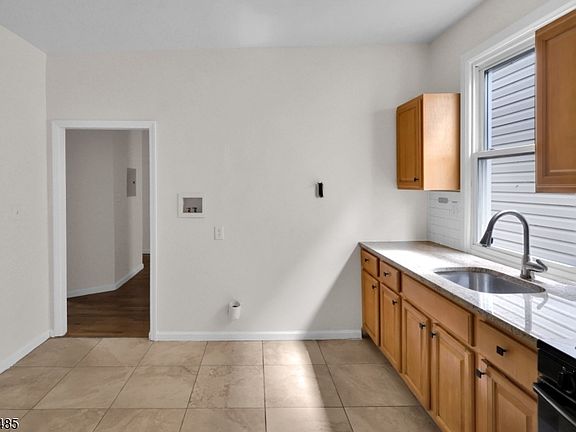 5th image of 491 S 17Th St