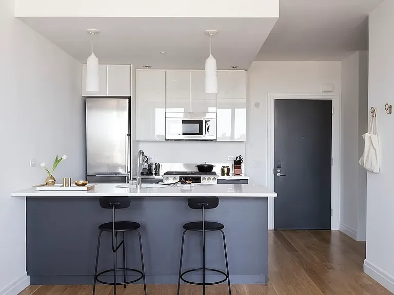 300 Ashland Pl #23S — Photo 4