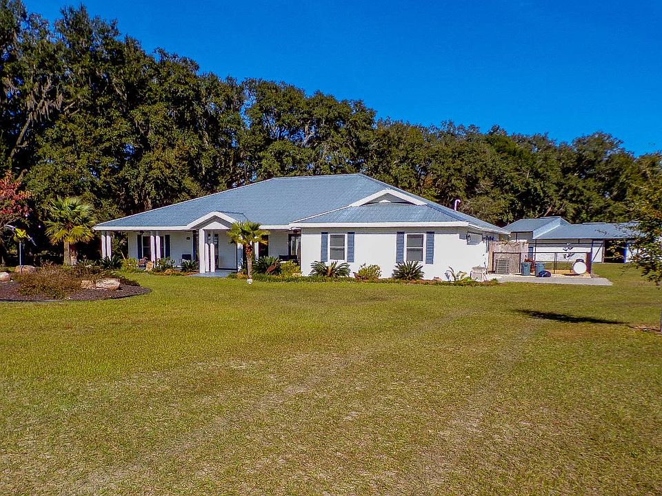 1st image of 391 SE Equestrian Way