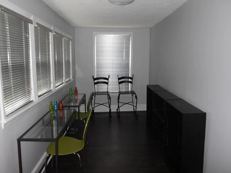 2414 Shirley St — Photo 1