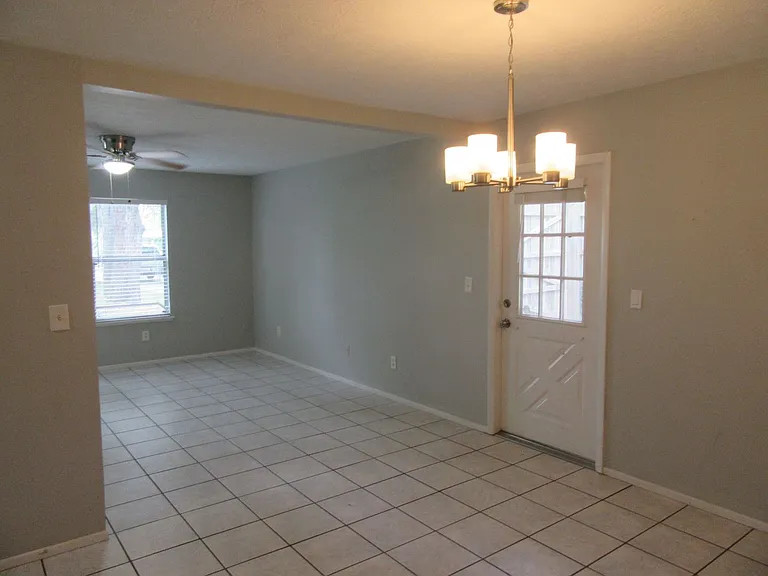 1113 Arthur Ave — Photo 10