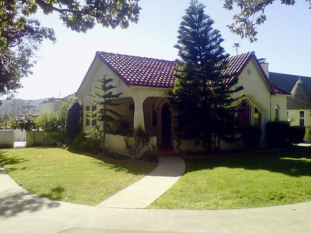 2nd image of 1016 Olmsted Dr