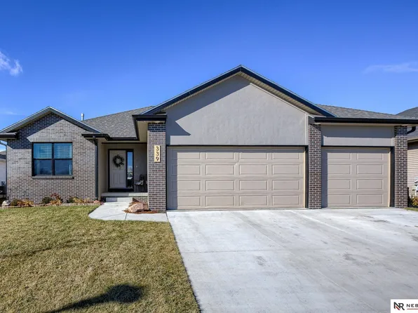 339 S 90th St, Lincoln, NE 68520