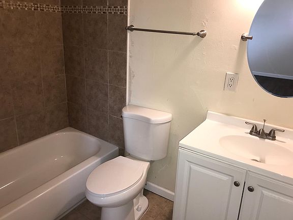 2nd image of 1912 Alvarado Dr NE APT F