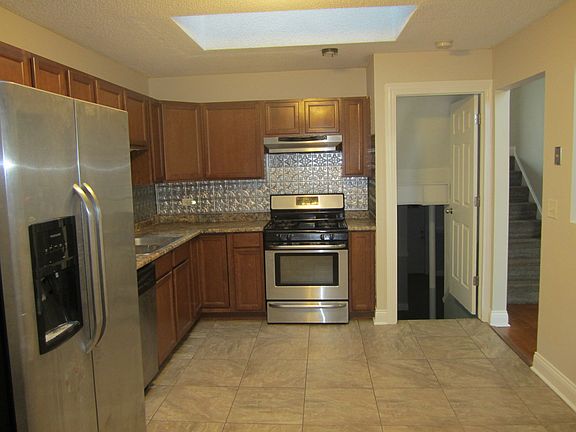 5th image of 718 Michigan Ave #718