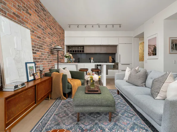 138 Saint Helens Ave #512, Toronto, ON M6H 0B8