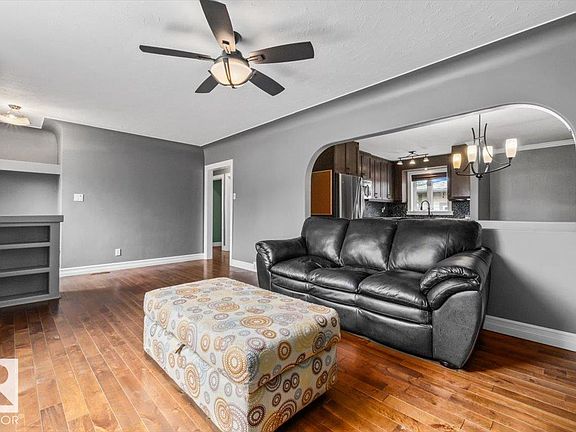 2nd image of 10994 165th St NW