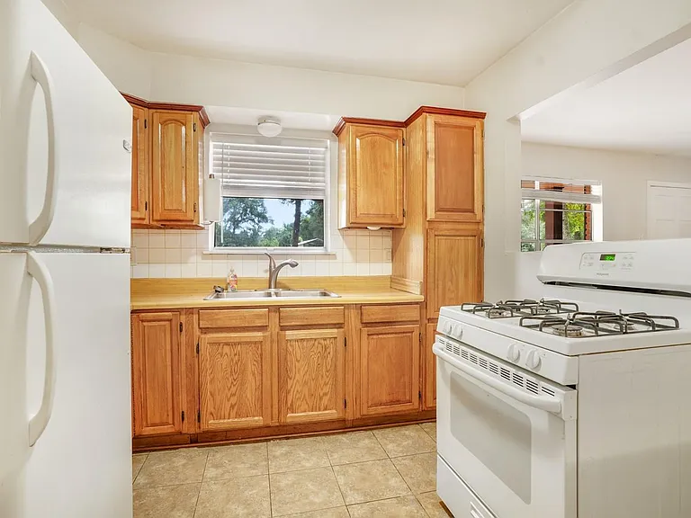 26407 Magnolia Dr — Photo 13