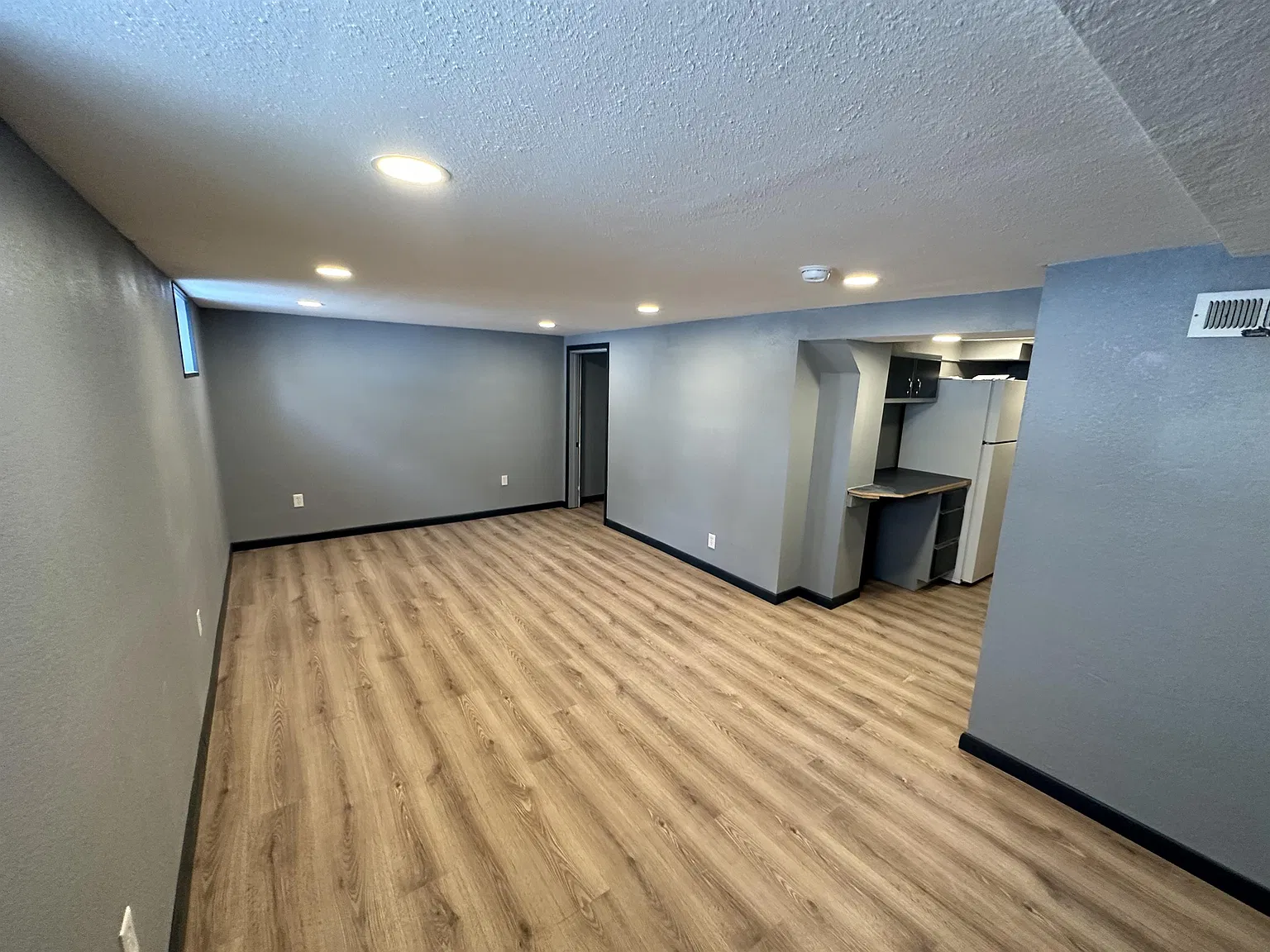 424 12th Avenue - B — Photo 3