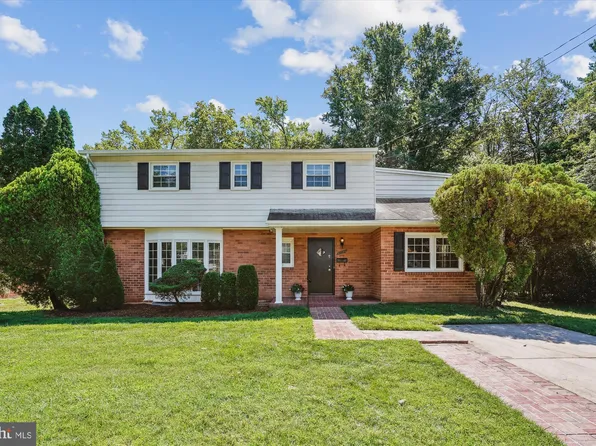 6224 Rockhurst Rd, Bethesda, MD 20817