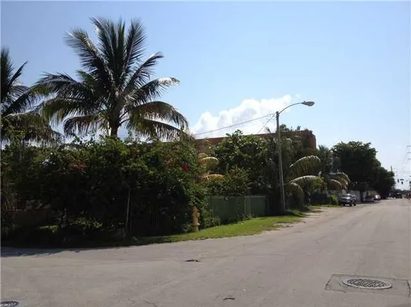 151 NE 75th St, Miami, FL 33138