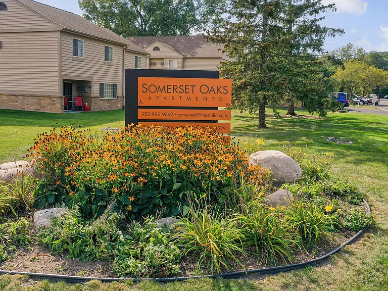 Somerset Oaks Apartments and Townhomes — Photo 14
