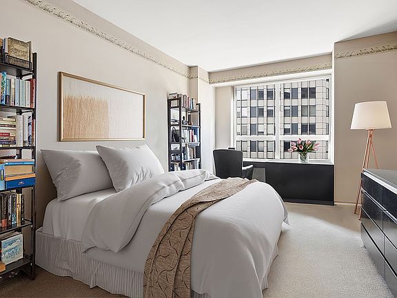 5th image of 146 W 57th St APT 45F