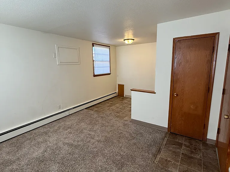 990 Lynde Dr NE #3 — Photo 2