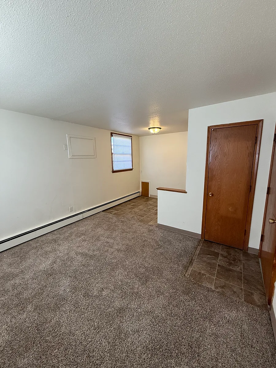 Building Photo - 990 Lynde Dr NE #3