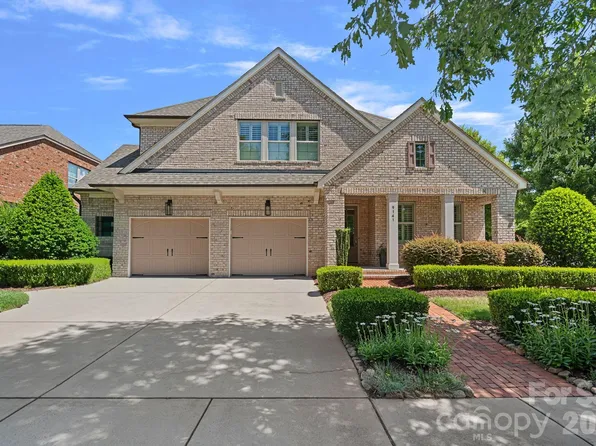 9141 Robbins Preserve Rd, Cornelius, NC 28031
