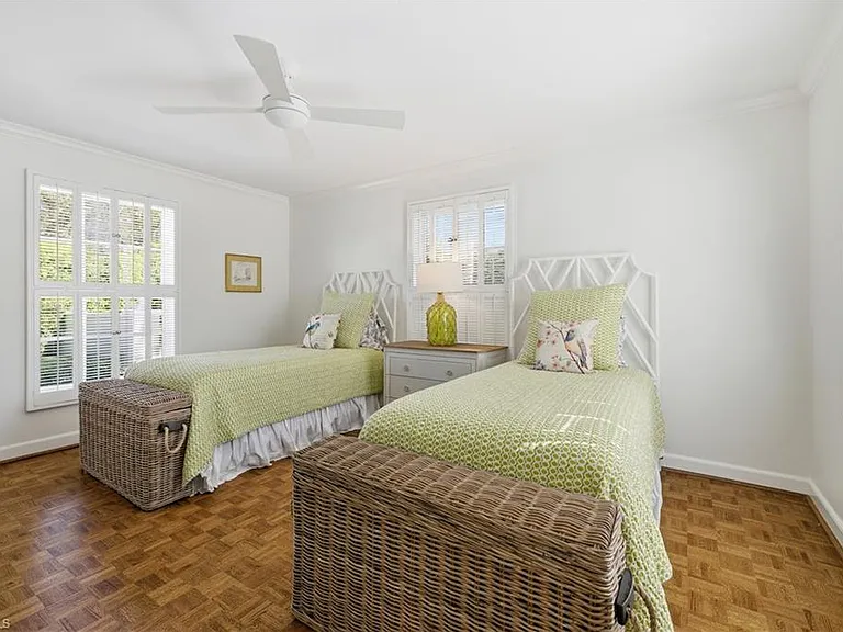 2700 Lantern Ln — Photo 11