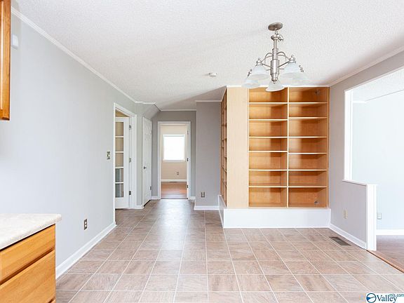 4th image of 2509 Monteview Dr SE