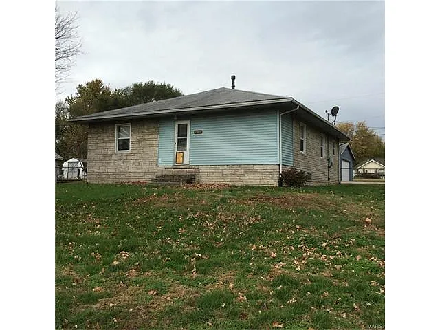 201 Stephenson Ave photo 1