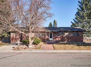 1014 Crest Park Dr, Cheyenne, WY 82001