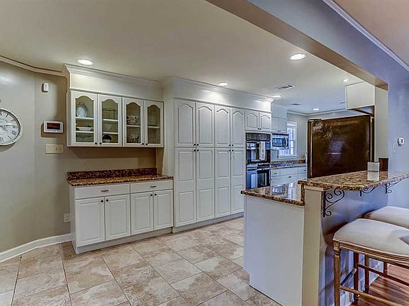 5th image of 4266 Waymar Dr
