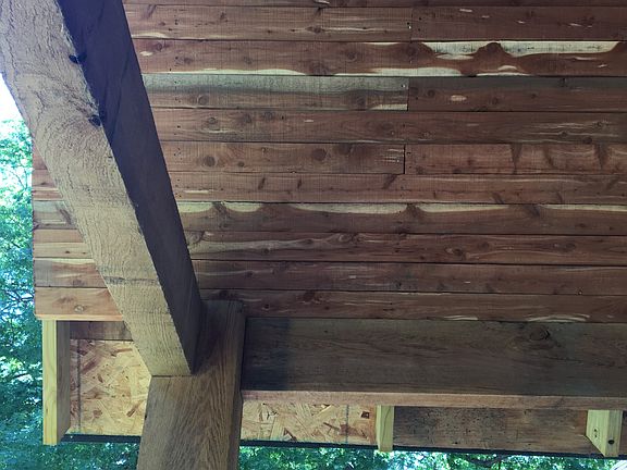 Roof front entrance (not com