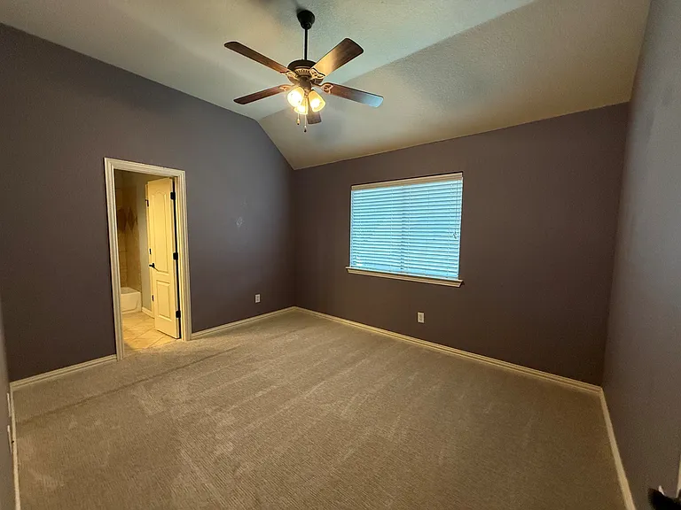 2207 Canterbury Dr — Photo 17