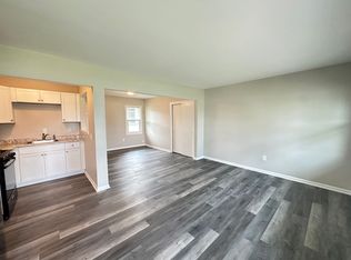 1330 N Stoughton Rd #9, Madison, WI 53714