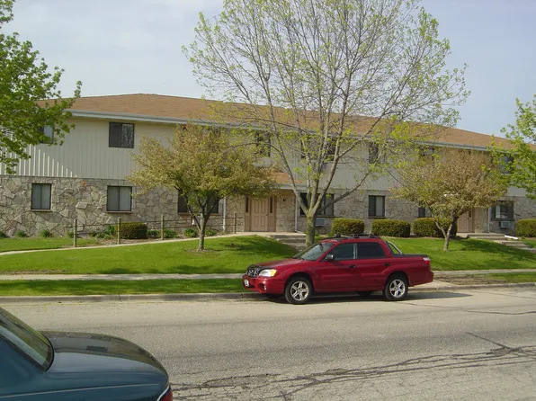 1802 Annie St, West Bend, WI 53090