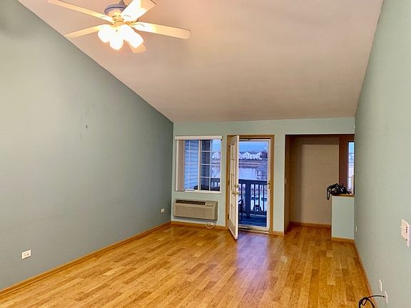 4th image of 529 Silverstone Dr #529