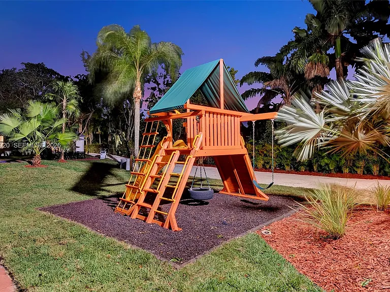 14330 SW 20th St — Photo 72